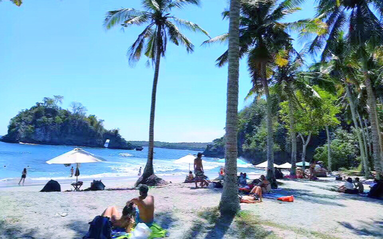 cristal-bay=beach