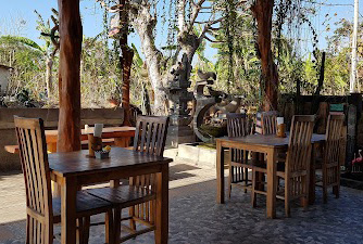 Cheap and Comfortable Restaurants in Nusa Lembongan